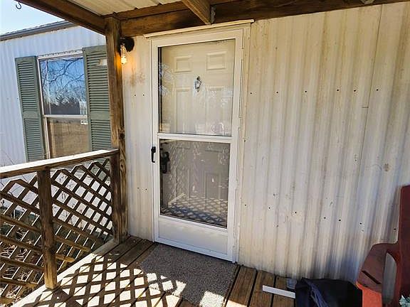 3rd image of 3402 Lola Rd