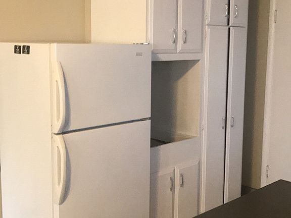 3rd image of 663 E Crystal Ave