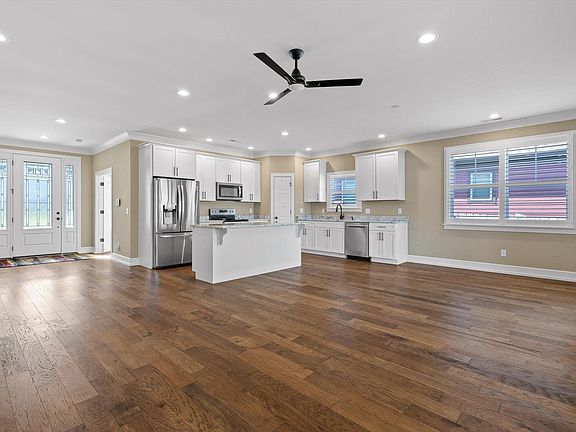 3rd image of 6864 Carnell Way