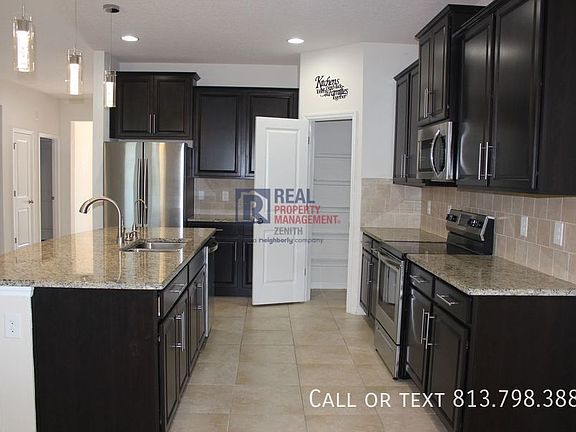5th image of 33163 Sand Creek Dr