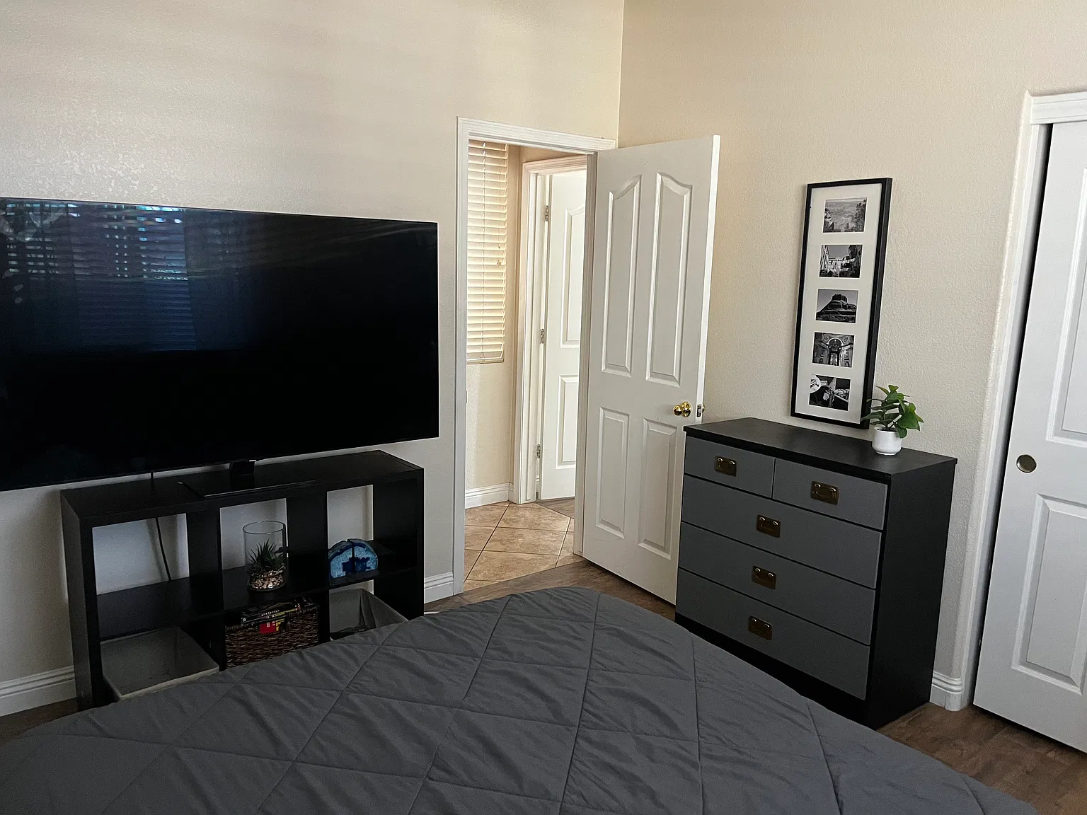 4 bed, 2505 sqft, $1,000 — Photo 2