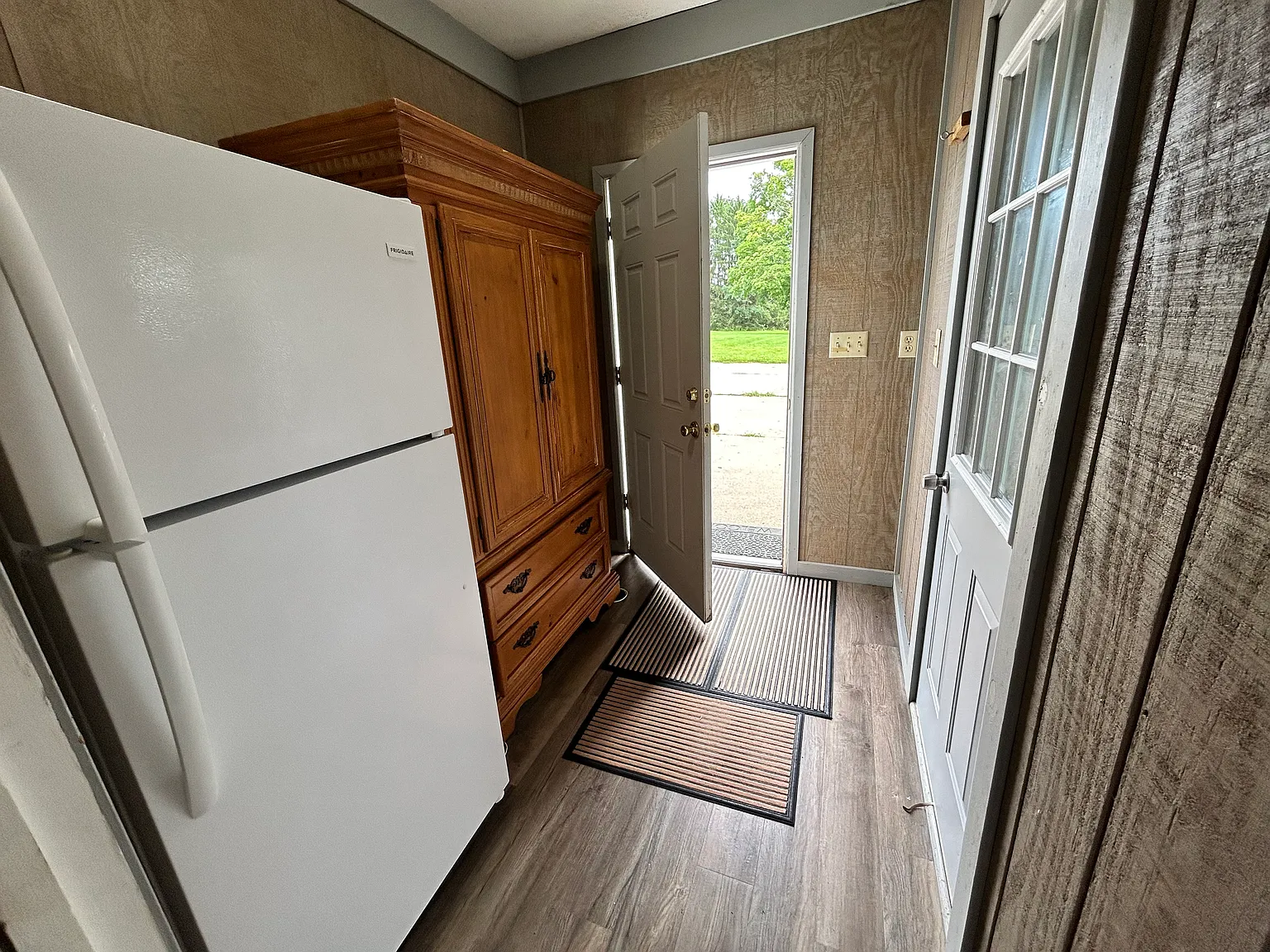 Studio, $950 — Photo 4