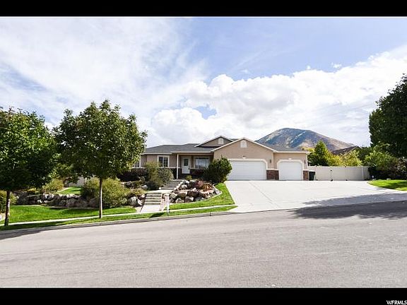 2nd image of 157 S Val Vista Dr