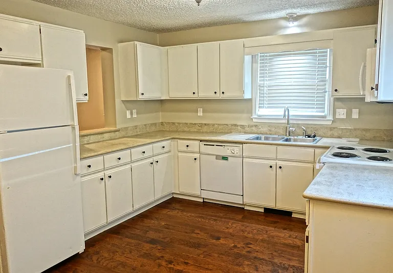 1705 Toll Gate Rd SE #B — Photo 9