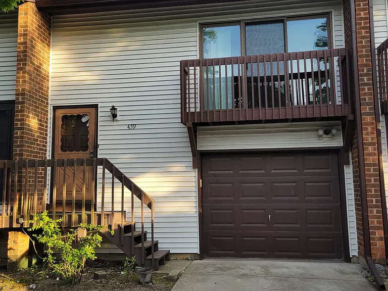 459 Skokie Ln — Photo 6
