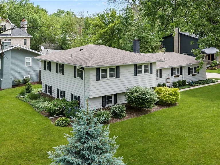325 Hemlock Ln — Photo 27