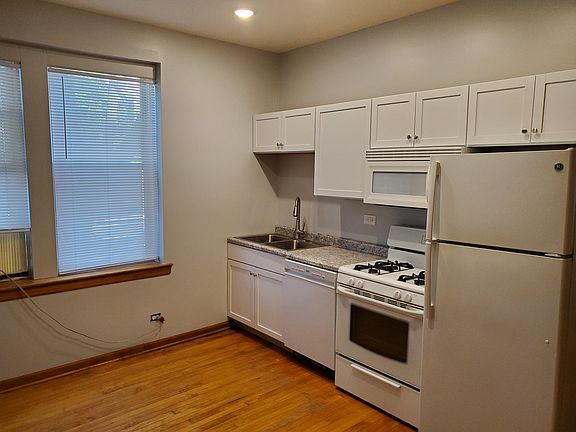 4th image of 2324 N Washtenaw Ave