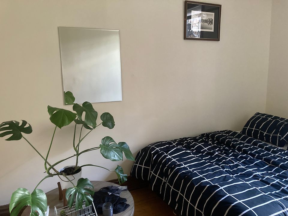 larger rear bedroom