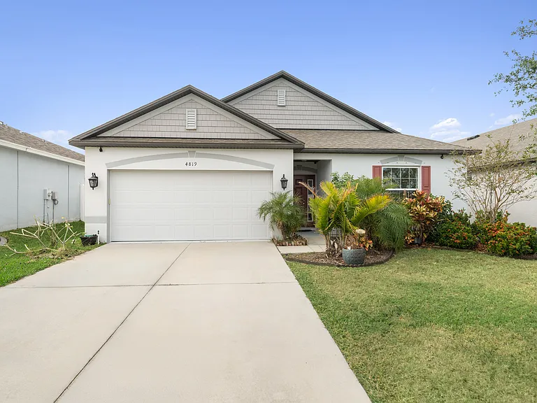 4819 Windy Hammock Way — Photo 1