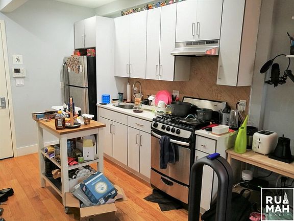 3rd image of 973 Lafayette Ave #3R
