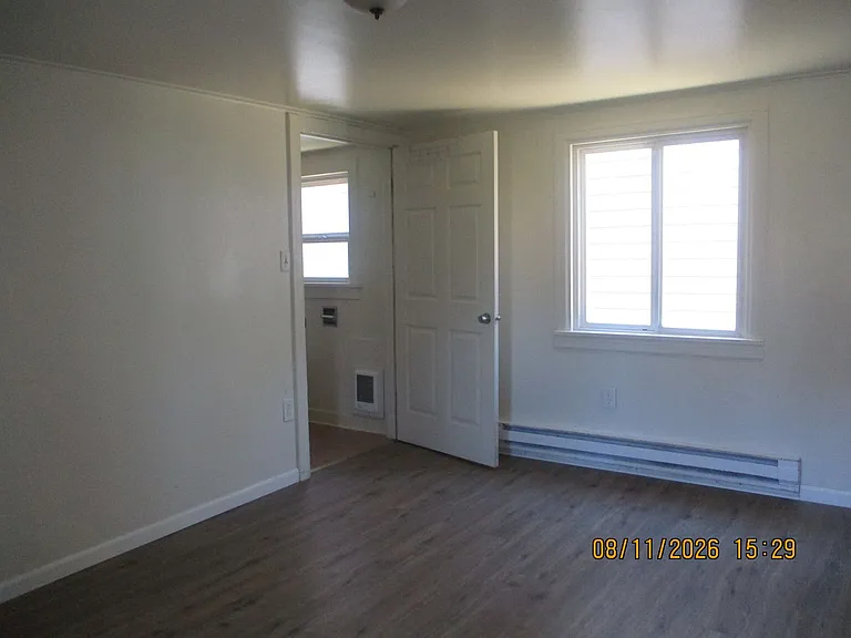 212 N C St — Photo 5