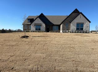 812 Valley Ridge Rd, Van Alstyne, TX 75495