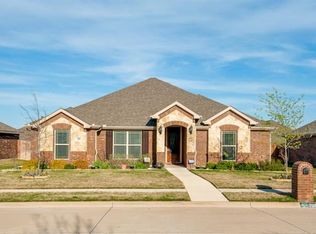 208 Cambridge St, Waxahachie, TX 75165