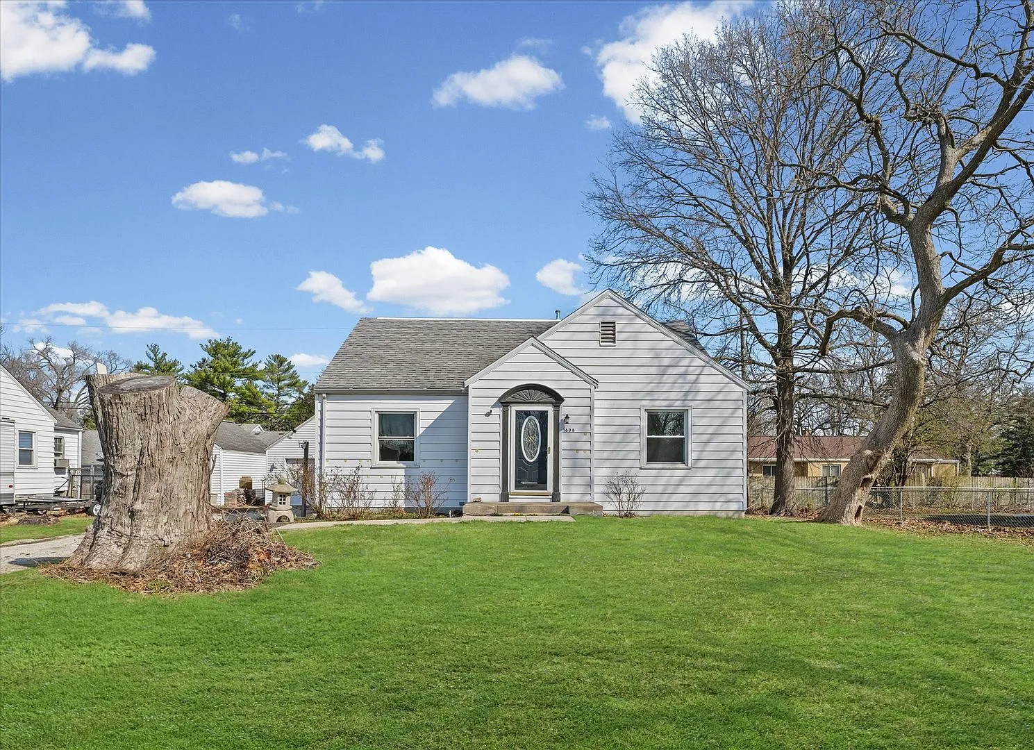 1608 W Springfield Ave photo 1