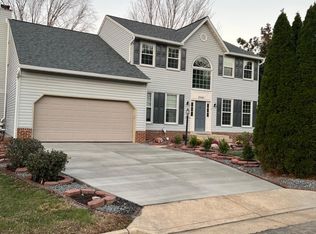 3940 Leaf Lawn Ln, Woodbridge, VA