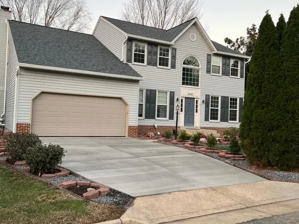 3940 Leaf Lawn Ln, Woodbridge, VA 22192