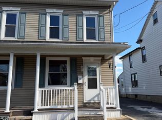 117 N Robeson St, Robesonia, PA 19551