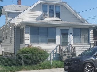 110 Weetamoe St, Fall River, MA 02720