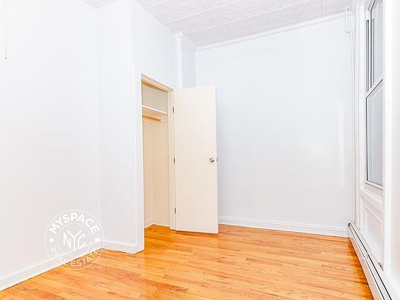 5th image of 33 Montrose Ave APT 3R