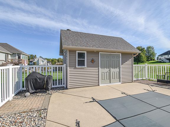 4th image of 51 Candlewood Ct