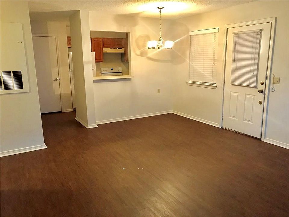 1st image of 1304 Halsell St APT 102