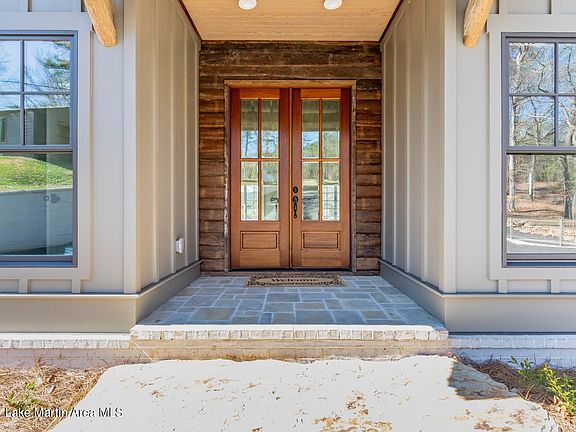 3rd image of 744 Lakeshore Dr