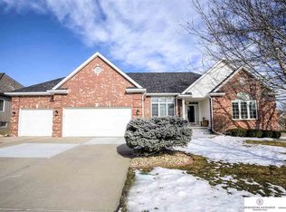 16606 Leavenworth St, Omaha, NE 68118