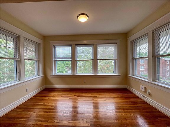 5th image of 716 Westgate Ave