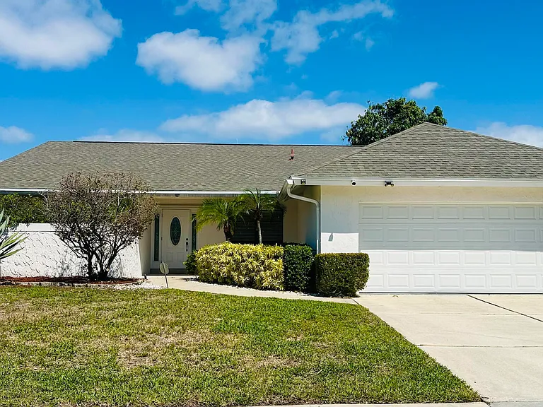 17768 Maplewood Dr — Photo 3