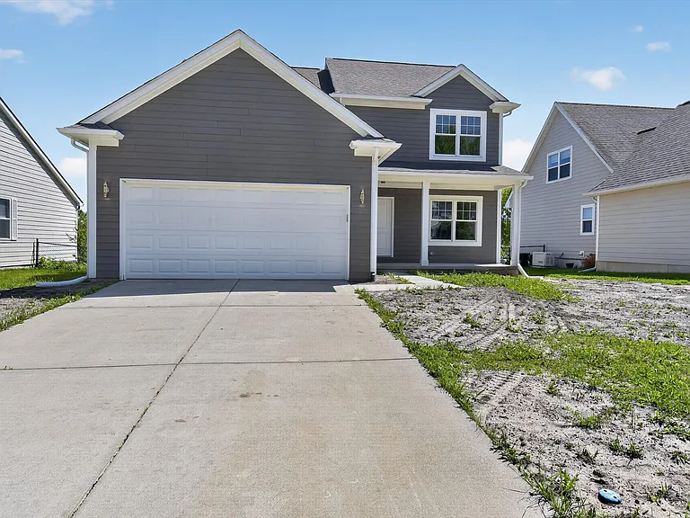 8760 Barrington Dr — Photo 2