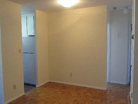 5th image of 75 Noble St APT 114