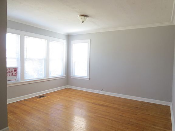 2nd image of 2948 N Melvina Ave