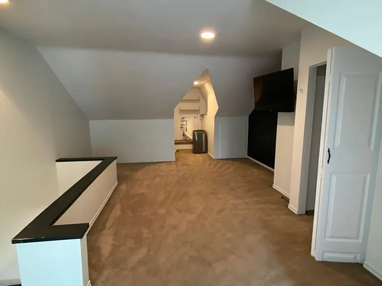 177 Logan Ave #UPPER — Photo 16