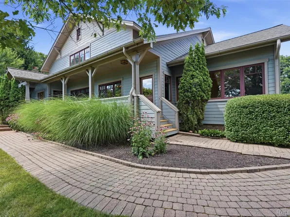 8861 Pleasantview, Northville, MI 48168
