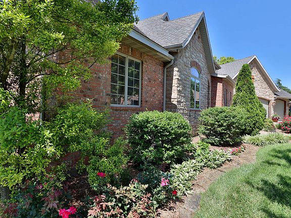 4th image of 4515 S Forest Avenue
