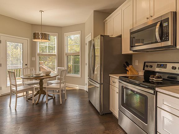 4th image of 1731 Apple Grove Ln