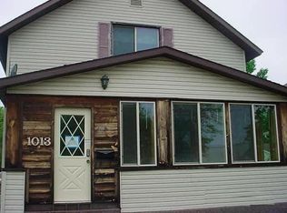 1013 N River St, Spooner, WI 54801