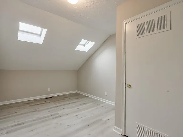 1627 Homestead Trl — Photo 27