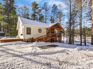 132 N Lake Shore Dr, Dingmans Ferry, PA 18328