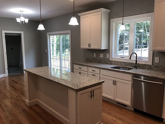 3rd image of 11 School House Ln