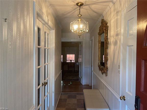 5th image of 1120 Cresthaven Ln