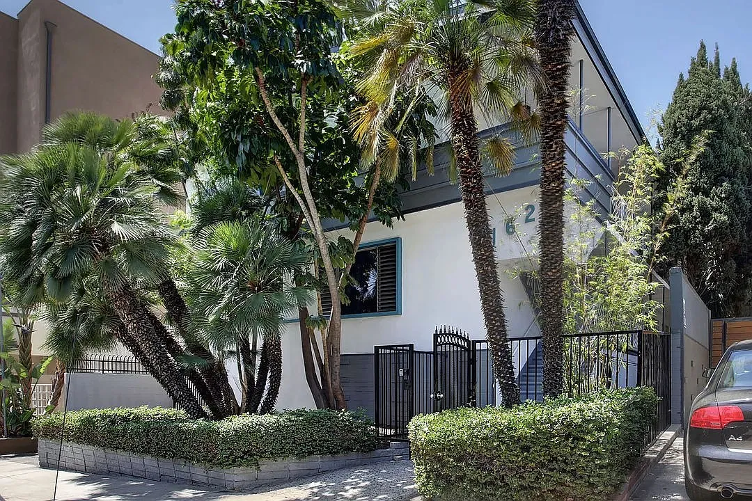 1623 N Formosa Ave — Photo 1