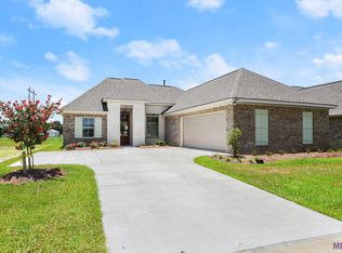 18613 Seabiscuit Ln, Zachary, LA 70791