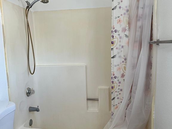 2nd image of 4212 47th St #5
