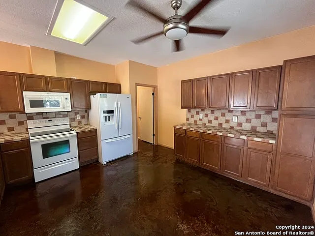 7339 Hunters Land — Photo 10