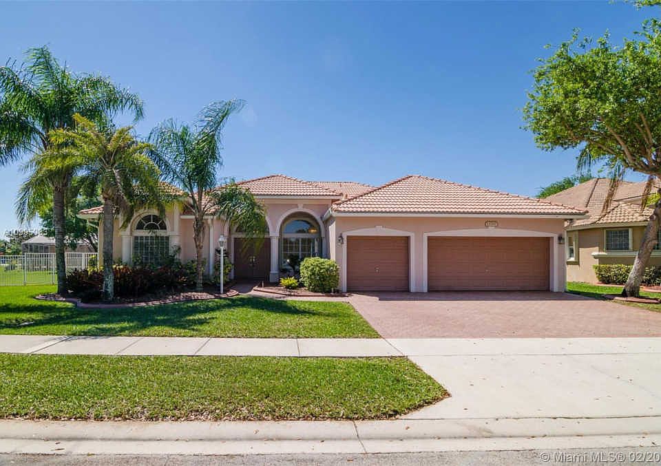 1st image of 13700 NW 21st St