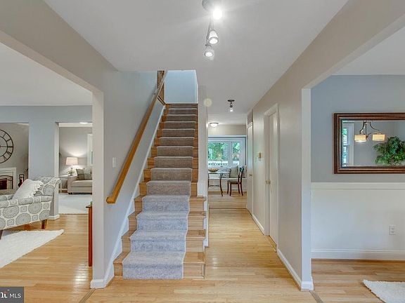 4th image of 10410 Ashcroft Way