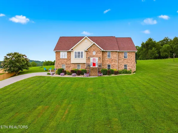 1463 River Run Cir, Sevierville, TN 37876