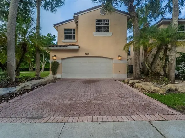 9820 Fairway Cove Ln, Fort Lauderdale, FL 33324