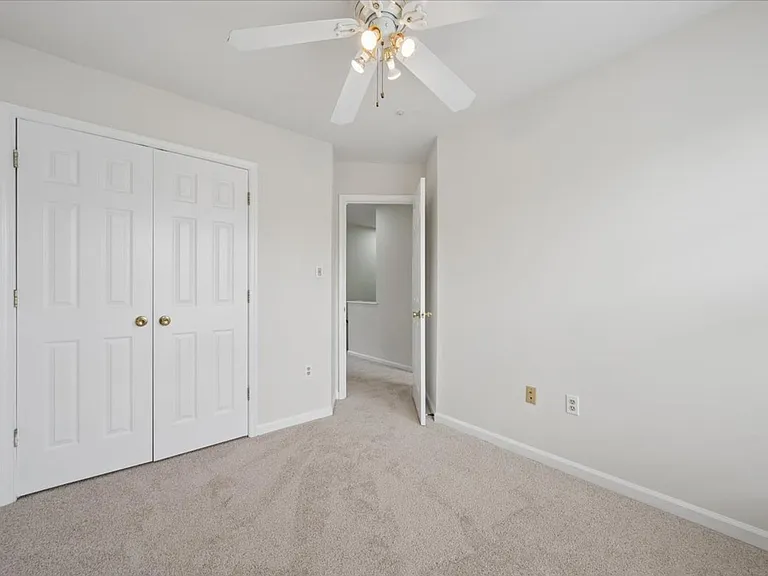 442 Blossom Ln — Photo 18